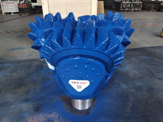 水および油井の訓練のための558.8mm IADC 127の鋼鉄歯のTriconeビット