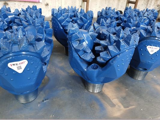 製粉された歯のTricone石のローラー・ビット637の堅い形成444.4mm Iadc 127
