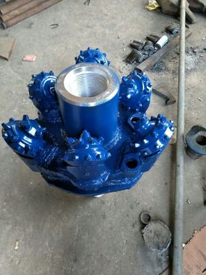 水井と垂直掘削のための 700mm 28インチ組立ビットホール開口機