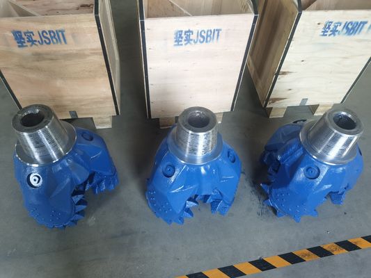 17 1/2 インチ IADC217 水井の掘削のための鋼歯トリコーンドリルビット